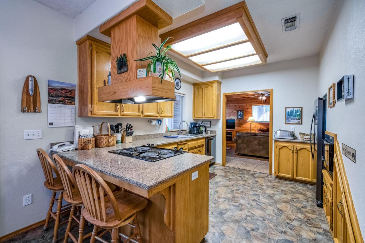 Black Bear Cabin بحيرة باس المظهر الخارجي الصورة